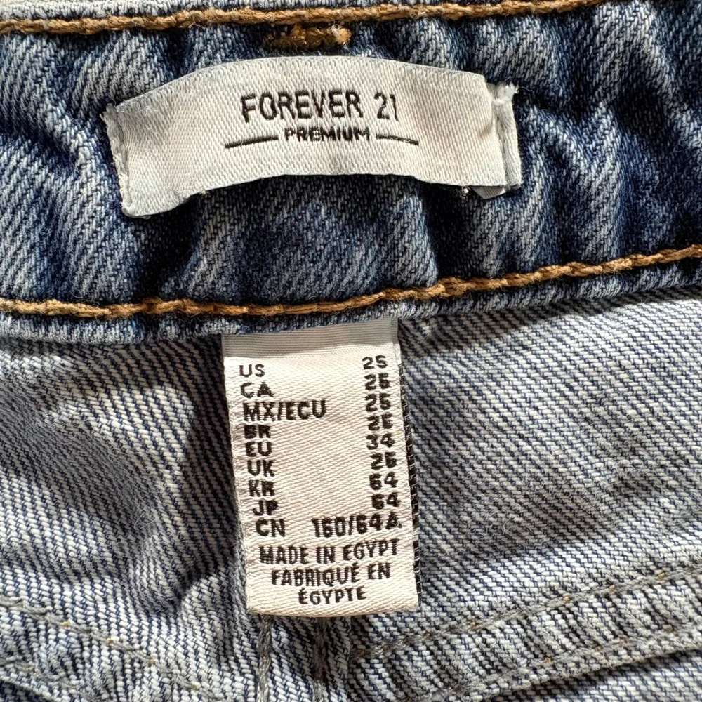 Forever 21 Premium Denim Shorts Womens 25 Blue Distressed High Rise Raw Hem